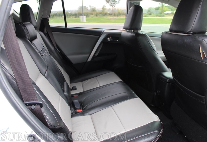 2017 Toyota RAV4 Hybrid. XLE - Image 40