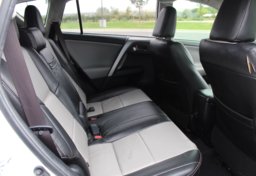 2017 Toyota RAV4 Hybrid. XLE - Image 40