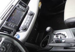 2017 Toyota RAV4 Hybrid. XLE - Image 41